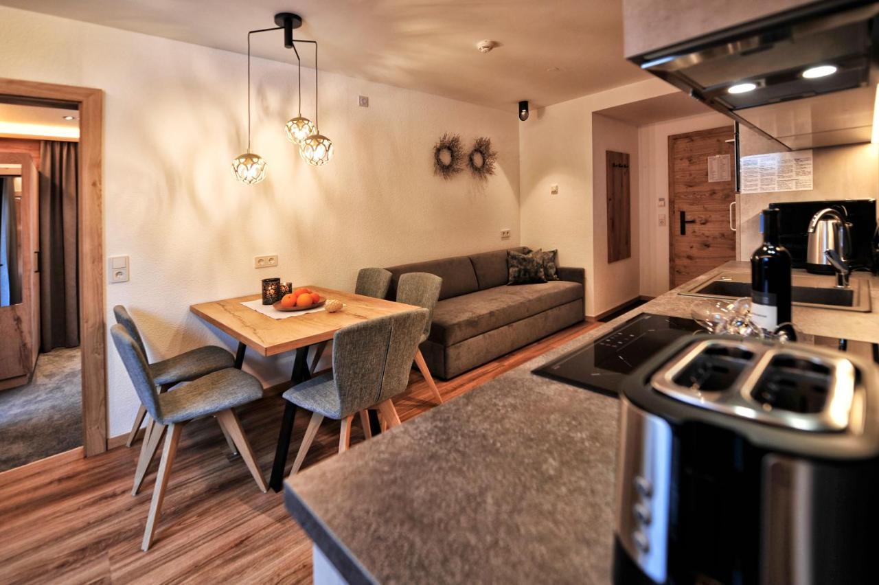 A4 Alma Alpin Appartments Ишгль Экстерьер фото